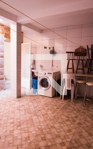 Casa à venda com 120m², 2 quartos e 1 vaga Casa à venda com 120m², 2 quartos e 1 vagaÁrea de Serviço e Churrasqueira