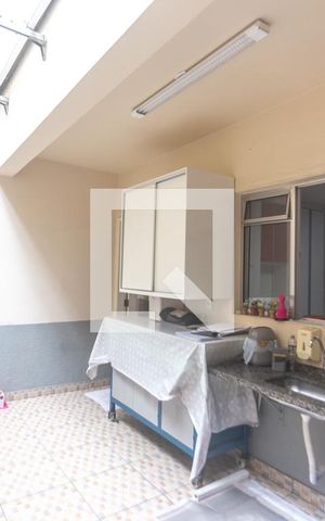 Casa à venda com 198m², 3 quartos e 2 vagas Casa à venda com 198m², 3 quartos e 2 vagasChurrasqueira