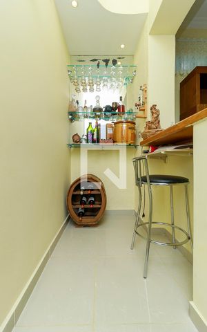 Casa à venda com 220m², 3 quartos e 3 vagasSala