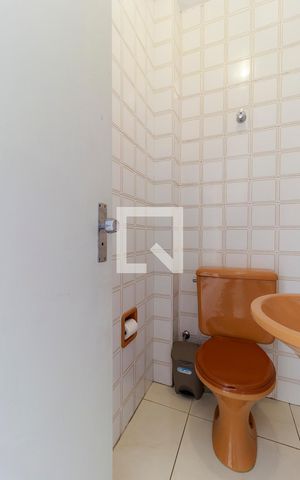 Casa à venda com 220m², 3 quartos e 3 vagasBanheiro de Serviço