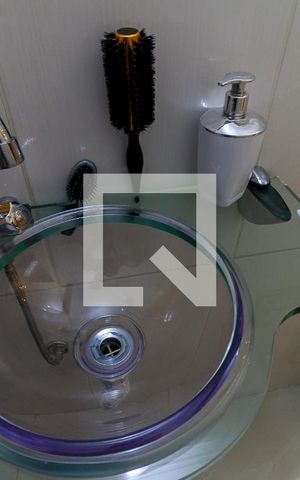 Casa à venda com 220m², 3 quartos e 3 vagasBanheiro