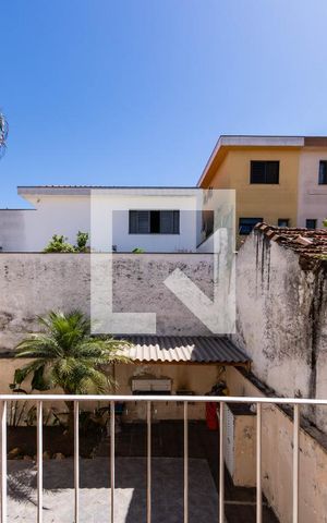 Casa à venda com 300m², 3 quartos e 4 vagas Casa à venda com 300m², 3 quartos e 4 vagasVaranda