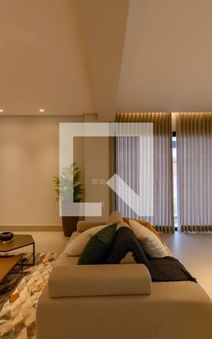 Casa de condomínio à venda com 208m², 3 quartos e 3 vagas Casa de condomínio à venda com 208m², 3 quartos e 3 vagasSala