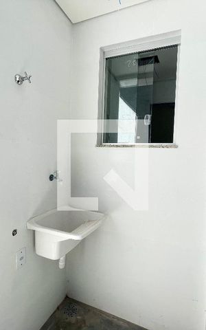 Casa à venda com 65m², 2 quartos e 1 vagaÁrea de serviço