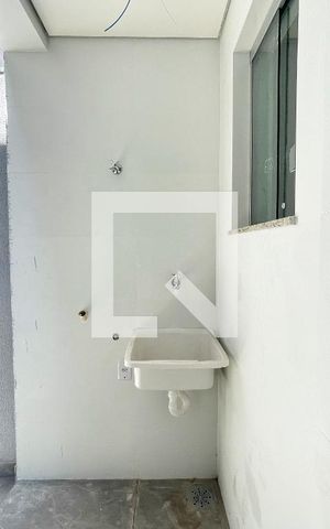 Casa à venda com 65m², 2 quartos e 1 vagaÁrea de serviço