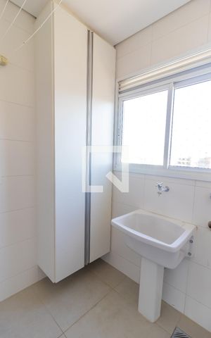 Apartamento para alugar com 250m², 4 quartos e 3 vagas Apartamento para alugar com 250m², 4 quartos e 3 vagasÁrea de Serviço