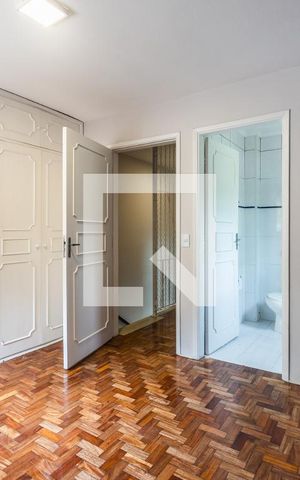 Casa para alugar com 130m², 3 quartos e 2 vagasSuíte