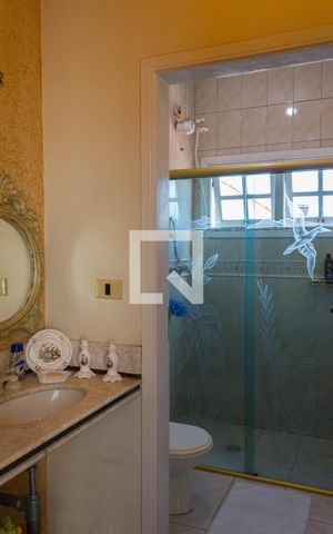 Casa à venda com 307m², 3 quartos e 4 vagas Casa à venda com 307m², 3 quartos e 4 vagasBanheiro