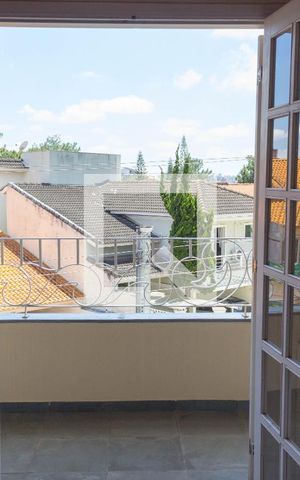 Casa à venda com 307m², 3 quartos e 4 vagas Casa à venda com 307m², 3 quartos e 4 vagasQuarto 2