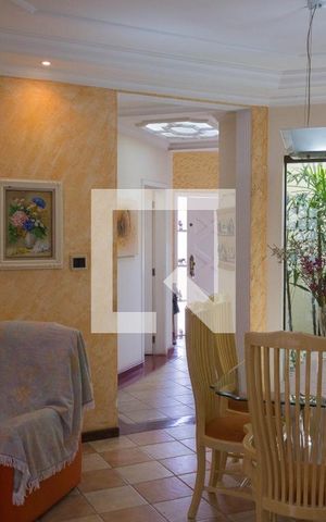 Casa à venda com 307m², 3 quartos e 4 vagas Casa à venda com 307m², 3 quartos e 4 vagasSala