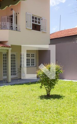 Casa à venda com 307m², 3 quartos e 4 vagas Casa à venda com 307m², 3 quartos e 4 vagasÁrea comum