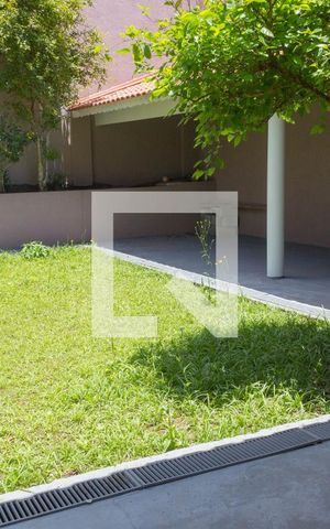 Casa à venda com 307m², 3 quartos e 4 vagas Casa à venda com 307m², 3 quartos e 4 vagasÁrea comum