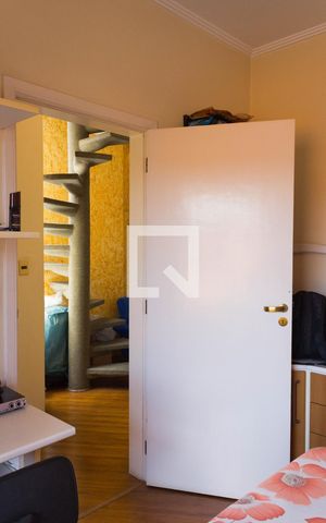 Casa à venda com 307m², 3 quartos e 4 vagas Casa à venda com 307m², 3 quartos e 4 vagasQuarto 2