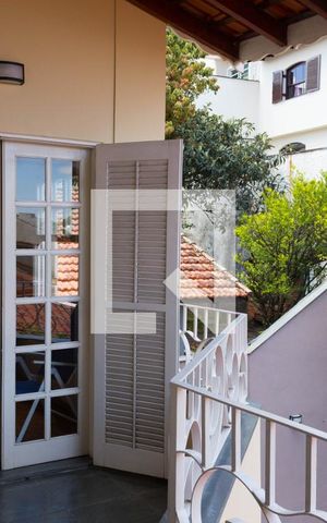 Casa à venda com 307m², 3 quartos e 4 vagas Casa à venda com 307m², 3 quartos e 4 vagasVaranda