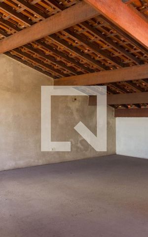 Casa à venda com 307m², 3 quartos e 4 vagas Casa à venda com 307m², 3 quartos e 4 vagasSótão
