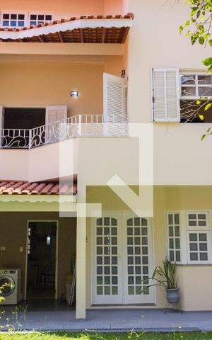 Casa à venda com 307m², 3 quartos e 4 vagas Casa à venda com 307m², 3 quartos e 4 vagasÁrea comum