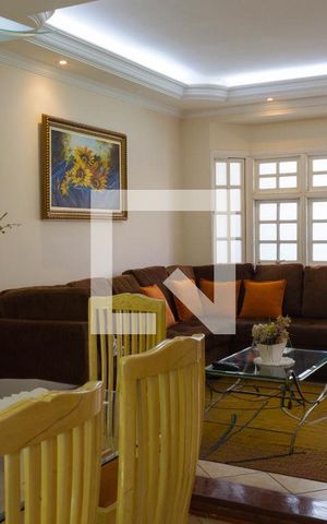 Casa à venda com 307m², 3 quartos e 4 vagas Casa à venda com 307m², 3 quartos e 4 vagasSala