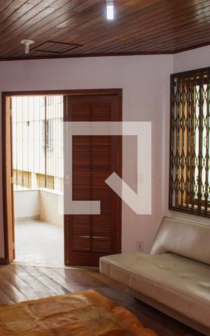 Casa à venda com 490m², 4 quartos e 2 vagasSuíte 02 - 3º Andar