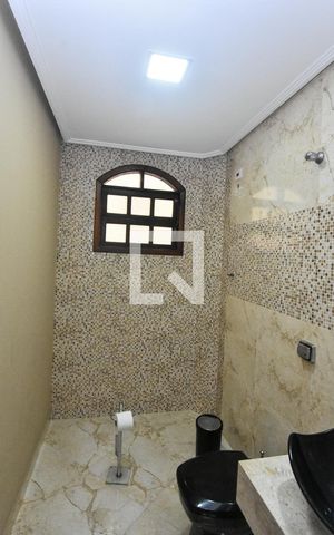 Casa à venda com 170m², 3 quartos e 2 vagas Casa à venda com 170m², 3 quartos e 2 vagasBanheiro 2
