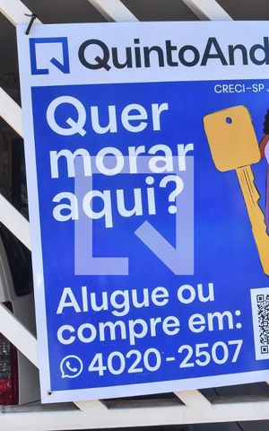 Casa à venda com 170m², 3 quartos e 2 vagas Casa à venda com 170m², 3 quartos e 2 vagasFachada