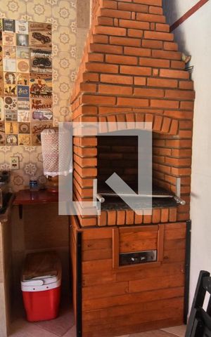Casa à venda com 170m², 3 quartos e 2 vagas Casa à venda com 170m², 3 quartos e 2 vagasChurrasqueira