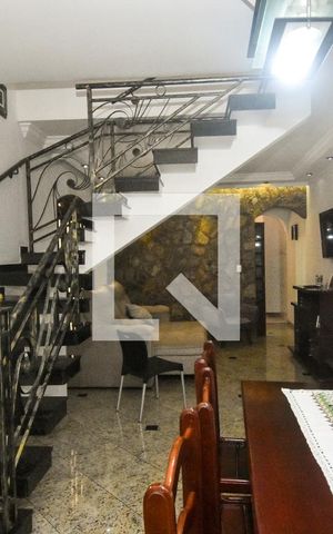 Casa à venda com 170m², 3 quartos e 2 vagas Casa à venda com 170m², 3 quartos e 2 vagasSala de Jantar