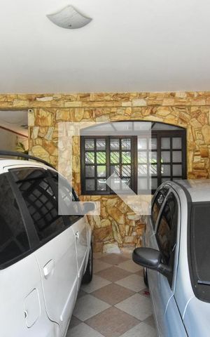 Casa à venda com 170m², 3 quartos e 2 vagas Casa à venda com 170m², 3 quartos e 2 vagasGaragem