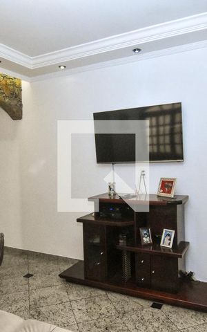 Casa à venda com 170m², 3 quartos e 2 vagas Casa à venda com 170m², 3 quartos e 2 vagasSala