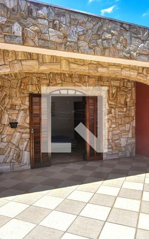 Casa à venda com 170m², 3 quartos e 2 vagas Casa à venda com 170m², 3 quartos e 2 vagasVaranda
