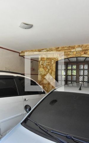 Casa à venda com 170m², 3 quartos e 2 vagas Casa à venda com 170m², 3 quartos e 2 vagasGaragem
