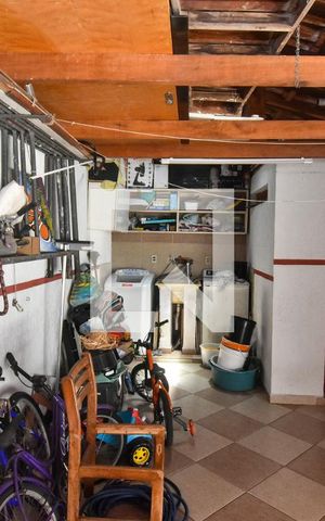 Casa à venda com 170m², 3 quartos e 2 vagas Casa à venda com 170m², 3 quartos e 2 vagasÁrea de Serviço
