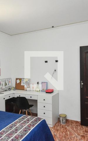 Casa à venda com 170m², 3 quartos e 2 vagas Casa à venda com 170m², 3 quartos e 2 vagasQuarto 3