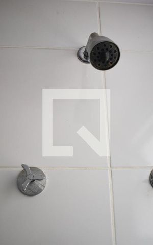 Apartamento para alugar com 63m², 2 quartos e 1 vagaChuveiro