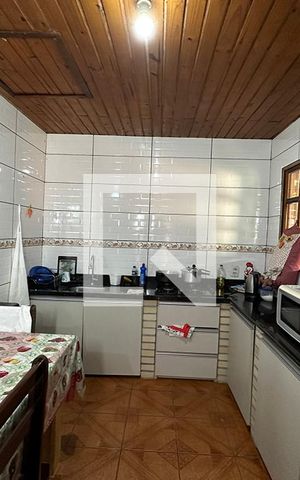 Casa à venda com 140m², 2 quartos e 2 vagasCozinha