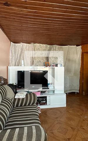 Casa à venda com 140m², 2 quartos e 2 vagasSala
