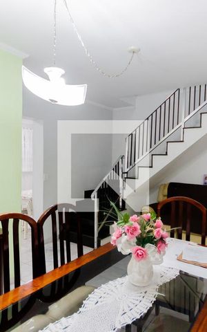 Casa à venda com 300m², 3 quartos e 6 vagas Casa à venda com 300m², 3 quartos e 6 vagasSala de Jantar