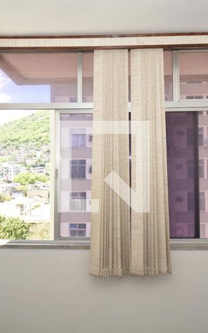 Apartamento para alugar com 66m², 2 quartos e 1 vagaSala