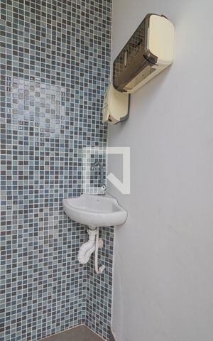 Casa de condomínio à venda com 500m², 5 quartos e 4 vagas Casa de condomínio à venda com 500m², 5 quartos e 4 vagasBanheiro da Piscina
