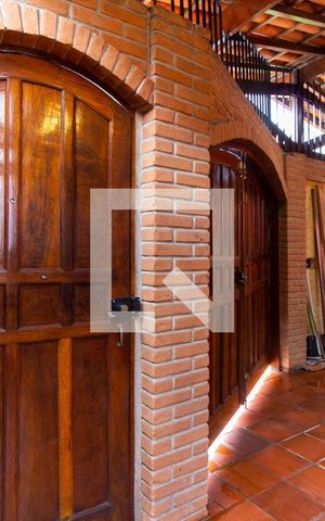 Casa à venda com 320m², 3 quartos e 1 vaga Casa à venda com 320m², 3 quartos e 1 vagaGaragem