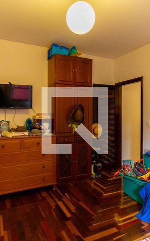 Casa à venda com 320m², 3 quartos e 1 vaga Casa à venda com 320m², 3 quartos e 1 vagaQuarto