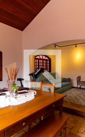 Casa à venda com 320m², 3 quartos e 1 vaga Casa à venda com 320m², 3 quartos e 1 vagaSala de Jantar