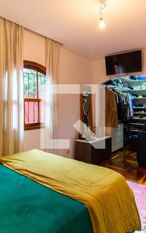 Casa à venda com 320m², 3 quartos e 1 vaga Casa à venda com 320m², 3 quartos e 1 vagaSuíte