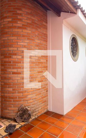 Casa à venda com 320m², 3 quartos e 1 vaga Casa à venda com 320m², 3 quartos e 1 vagaCorredor Lateral Esquerda