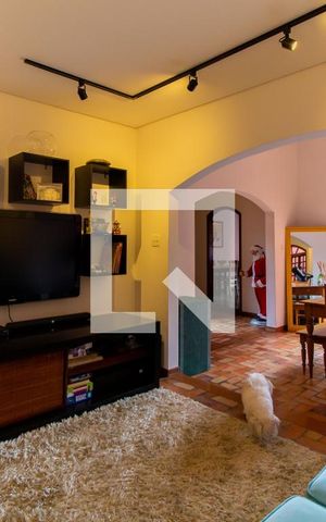 Casa à venda com 320m², 3 quartos e 1 vaga Casa à venda com 320m², 3 quartos e 1 vagaSala
