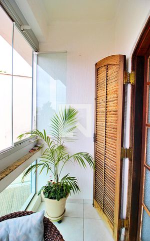 Casa à venda com 510m², 4 quartos e 5 vagasVaranda da Suíte 2