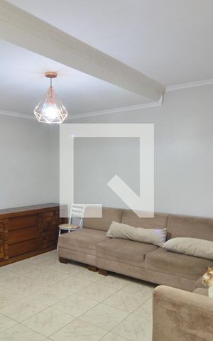 Casa à venda com 190m², 3 quartos e 2 vagasSala