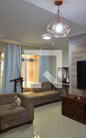 Casa à venda com 190m², 3 quartos e 2 vagasSala