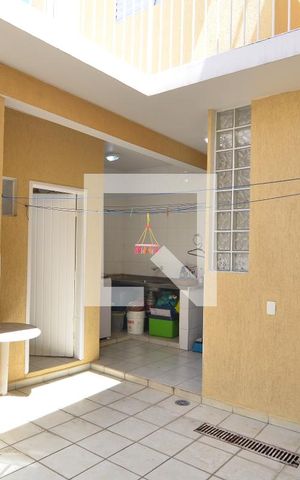 Casa à venda com 190m², 3 quartos e 2 vagasÁrea de Serviço