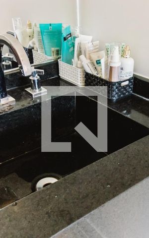 Studio à venda com 30m², 1 quarto e 1 vaga Studio à venda com 30m², 1 quarto e 1 vagaBanheiro da Suíte Pia