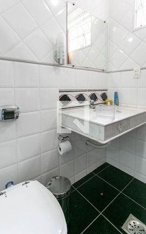 Casa à venda com 280m², 4 quartos e 2 vagas Casa à venda com 280m², 4 quartos e 2 vagasBanheiro da Suíte 2